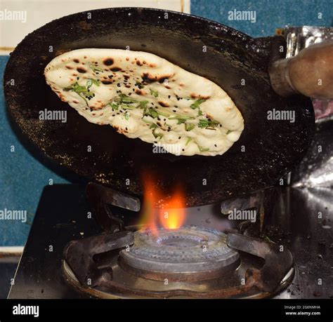 naan bread on gas stove
